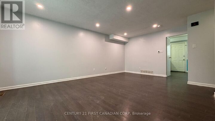 Property Photo:  45 Gatewood Place 8  ON N5Y 5A4 
