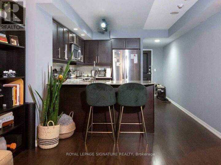 Property Photo: 65 East Liberty Street 716 ON M6K 3R2