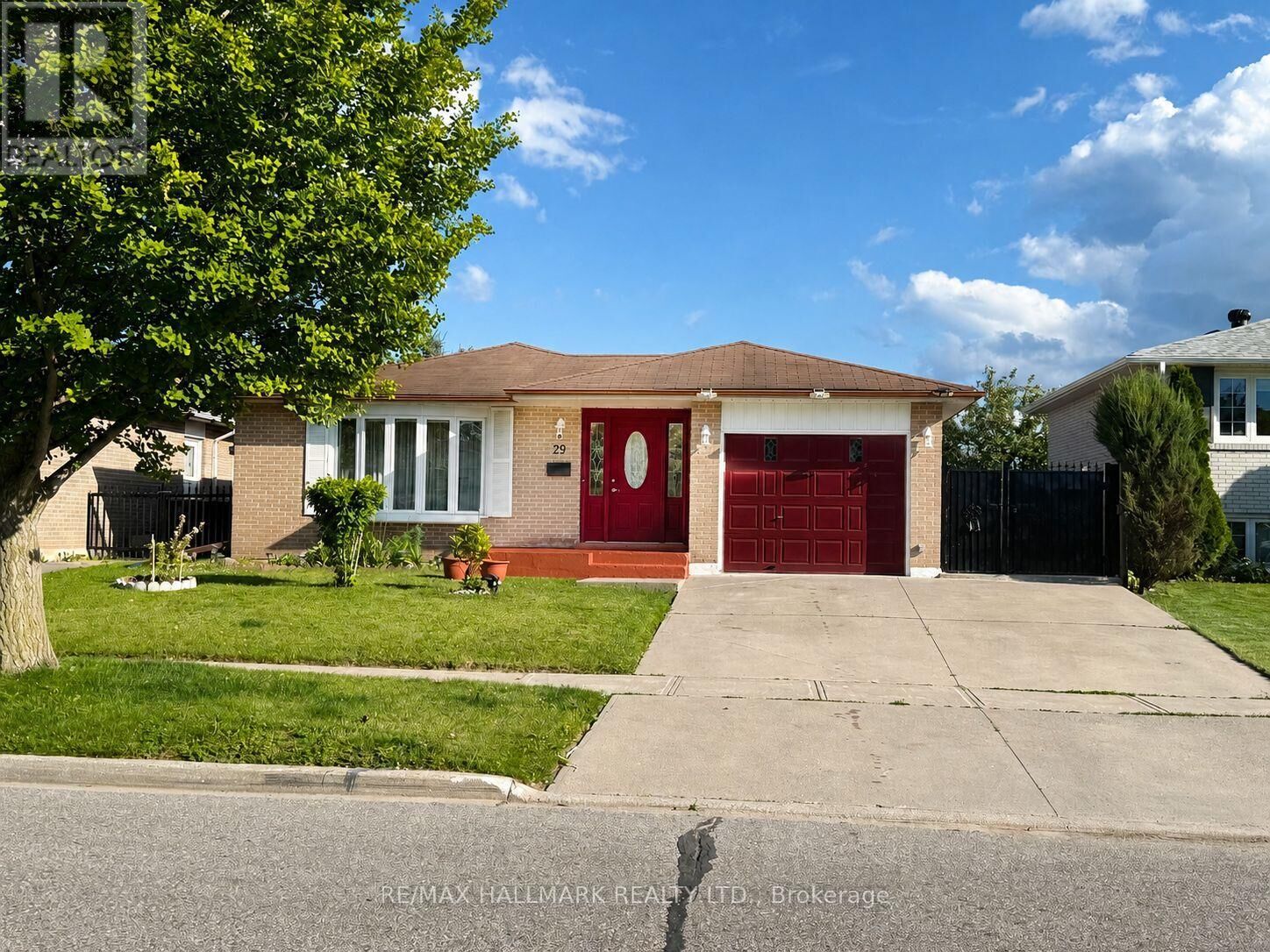 Property Photo:  29 Charles Tupper Drive  ON M1C 2A8 