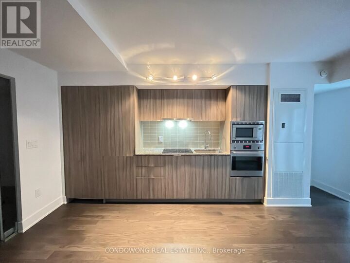 Property Photo:  955 Bay Street 418  ON M5S 0C6 
