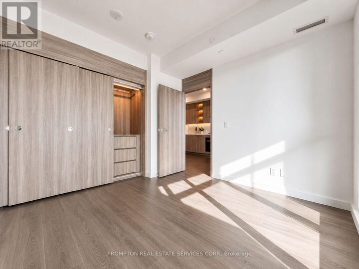 Property Photo:  68 Esther Shiner Boulevard 1703  ON M2K 0J6 
