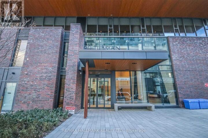 Property Photo:  20 Tubman Avenue 2209  ON M5A 0M5 