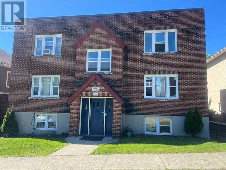 207 Pine — photo 1