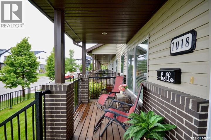 Property Photo: 1018 Willowgrove Crescent SK S7W 0H7