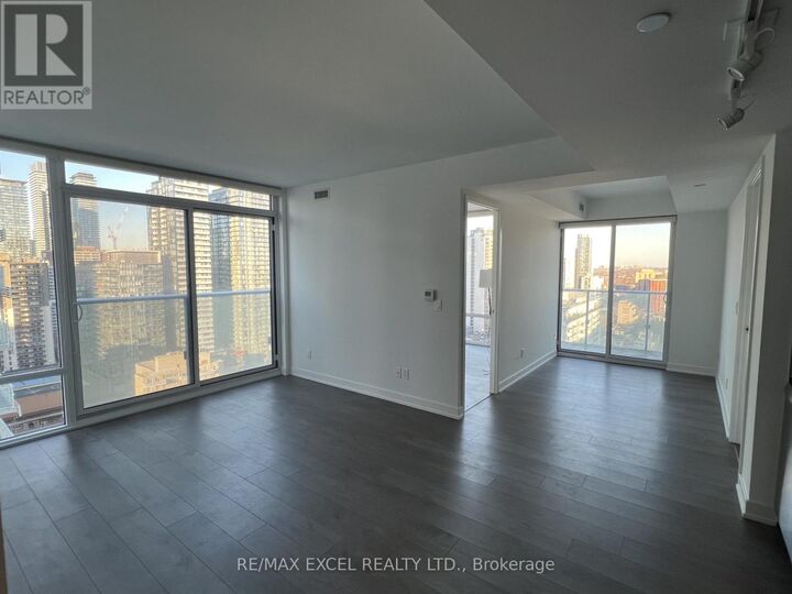 Property Photo: 501 Yonge Street 2005 ON M4Y 1Y4