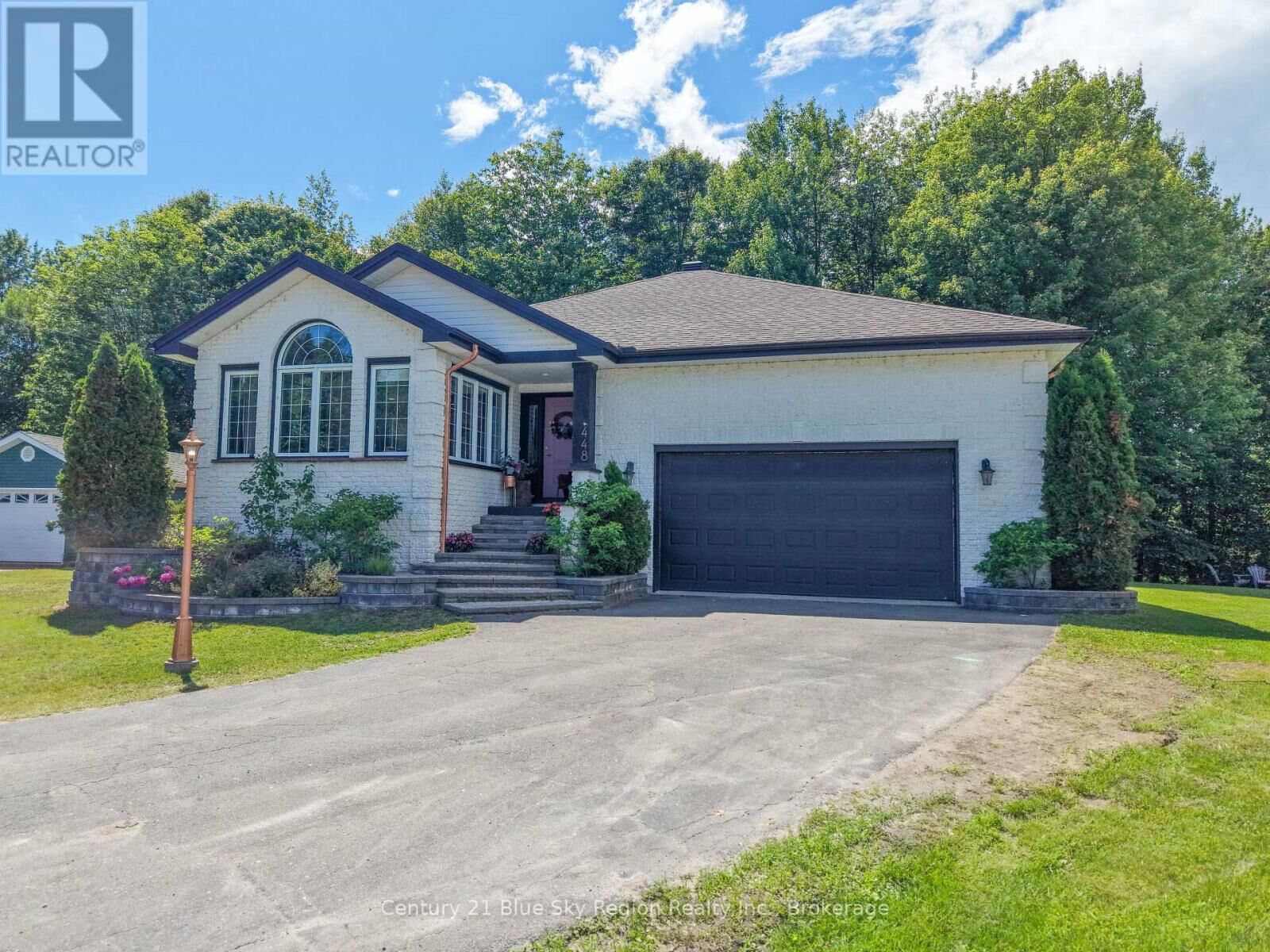 Property Photo:  448 Holditch Street  ON P2B 3C7 