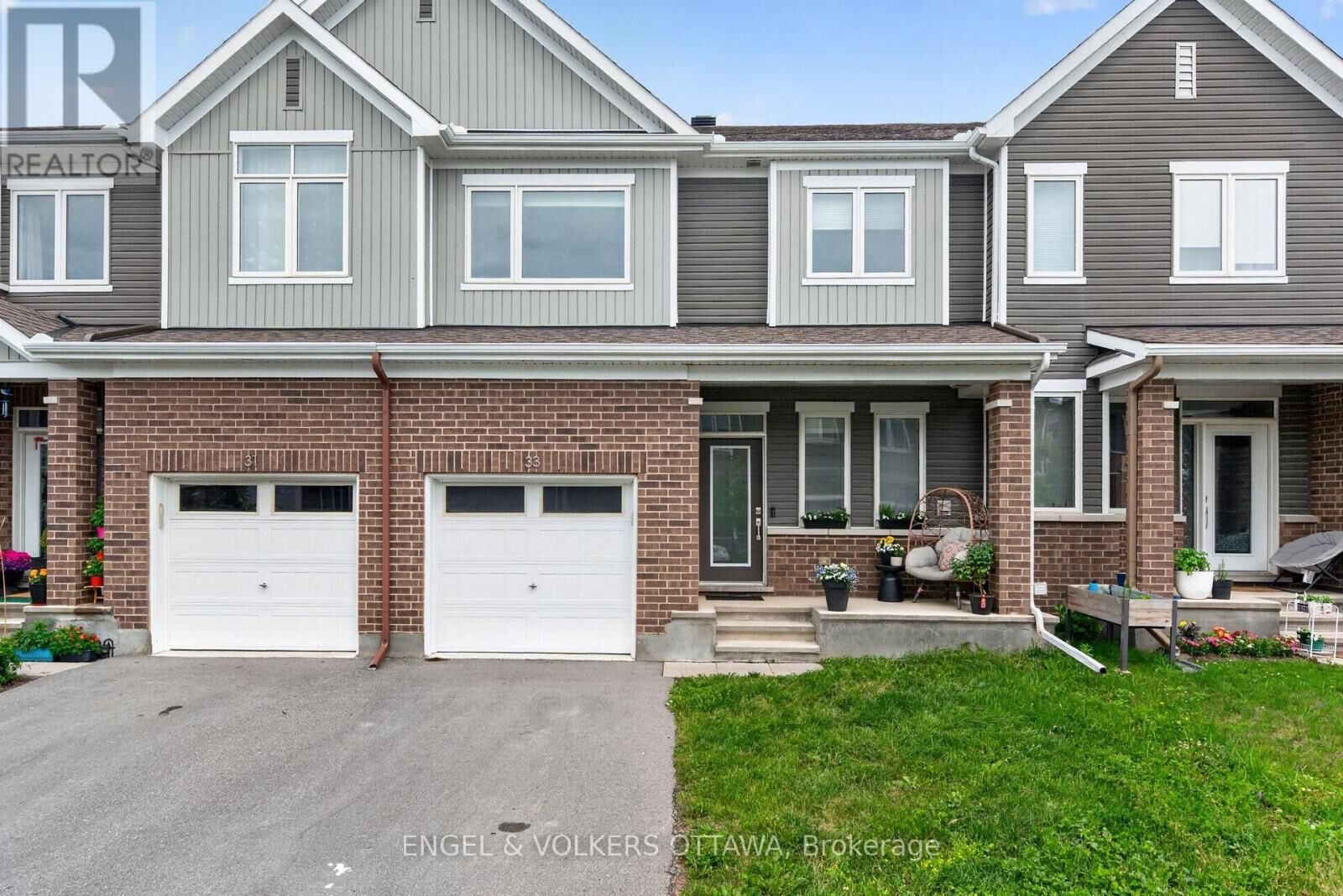 Property Photo:  33 Focality Crescent  ON K2J 6W7 