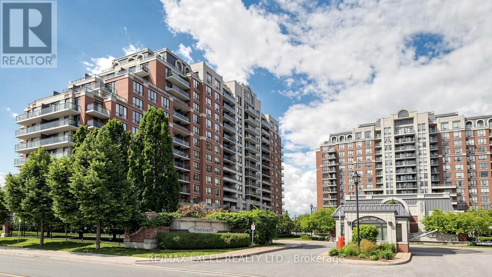 Property Photo:  310 Red Maple Road 318  ON L4C 0T7 