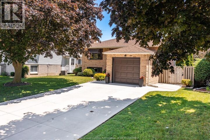 Property Photo:  384 Amberly Crescent  ON N8N 3M3 