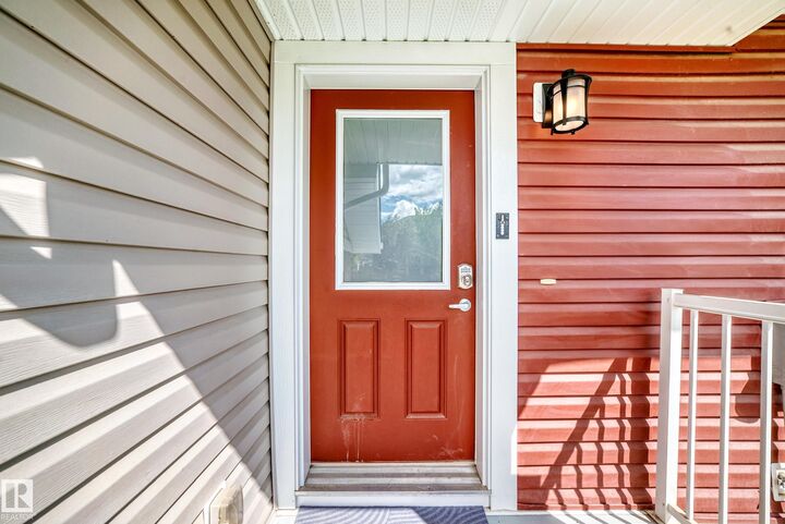 Property Photo:  2433 Glenridding Boulevard SW  AB T6W 2W7 