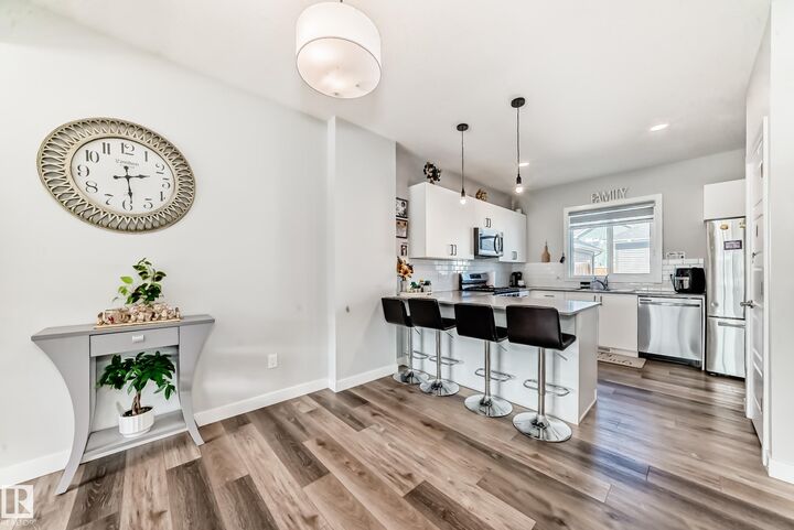 Property Photo:  572 Glenridding Ravine Drive SW  AB T6W 4P1 