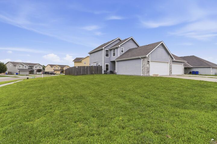 Property Photo: 2002 Deer Trail KS 66441