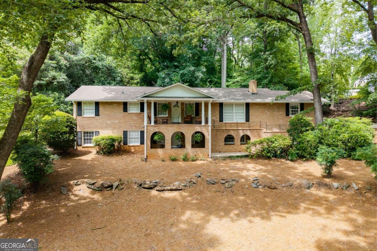 Property Photo:  530 Westview Drive  GA 30606 