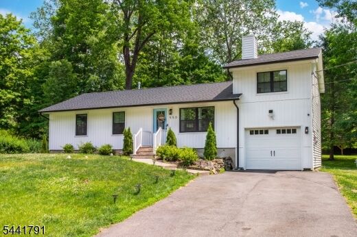 Property Photo:  950 E Walnut Dr  NJ 07860 