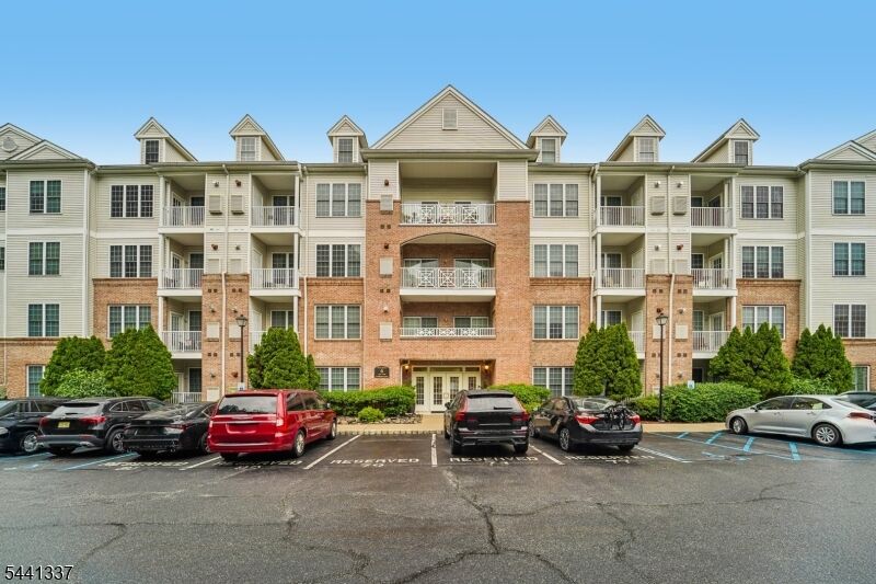 Property Photo:  6214 Brookhaven Ct 214  NJ 07457 