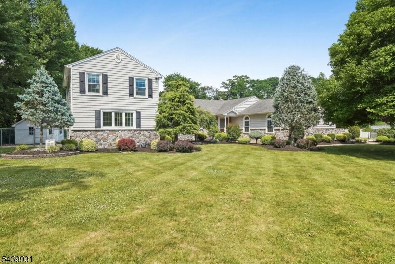Property Photo:  3 Karen Court  NJ 07076 