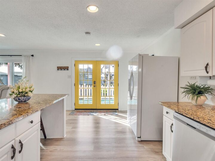 Property Photo:  13707 Pirates Beach Boulevard  TX 77554 
