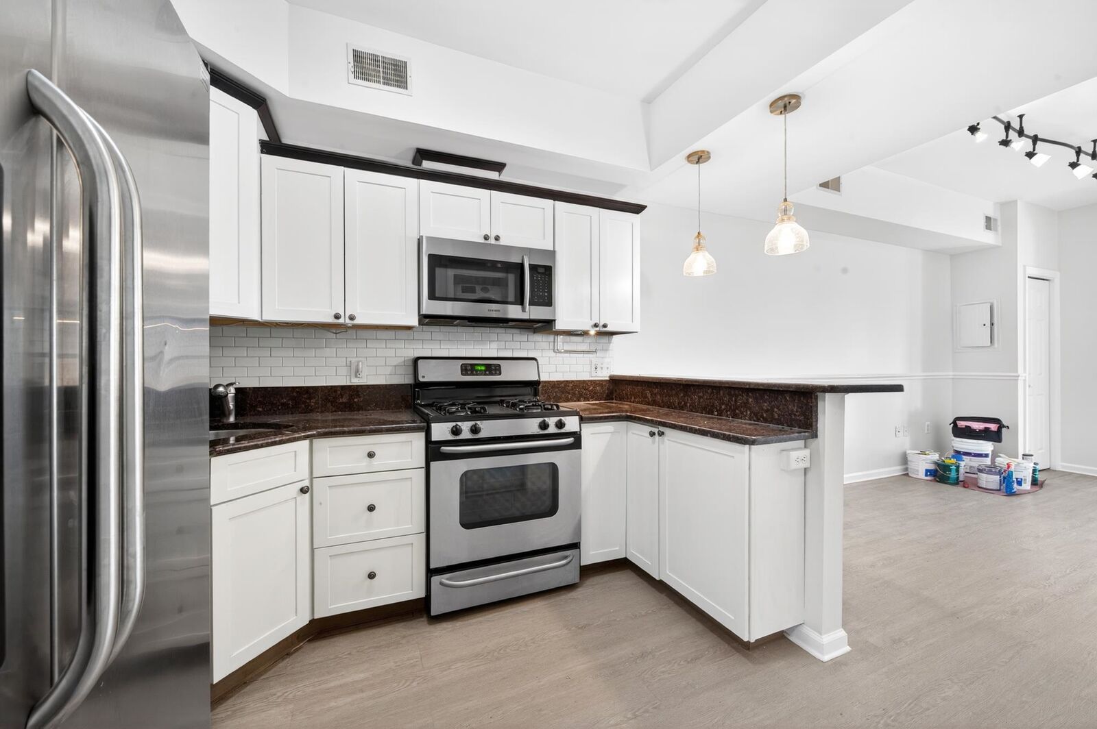 Property Photo:  258 Pine St 2R  NJ 07304 