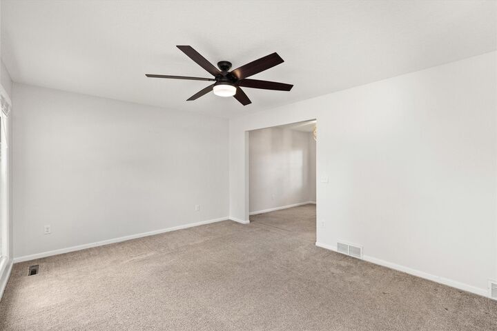 Property Photo: 1421 NW Pebble Drive IA 50023