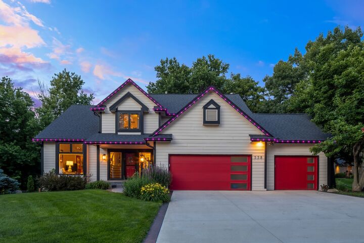 Property Photo: 558 S 34th Court IA 50265