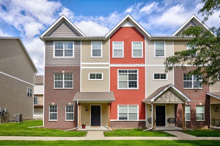 Property Photo:  9120 Greenspire Drive 106  IA 50266 