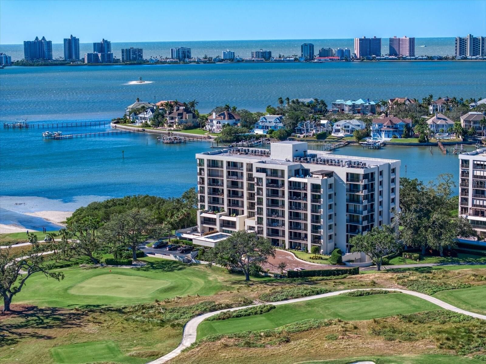 Property Photo:  4 Belleview Boulevard 106  FL 33756 