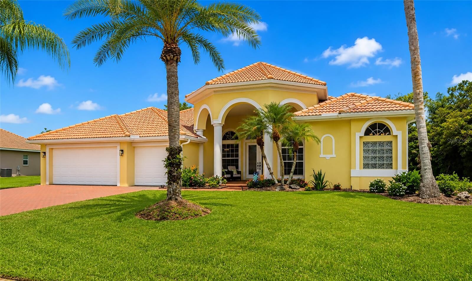 Property Photo: 14711 2nd Avenue Circle NE FL 34212
