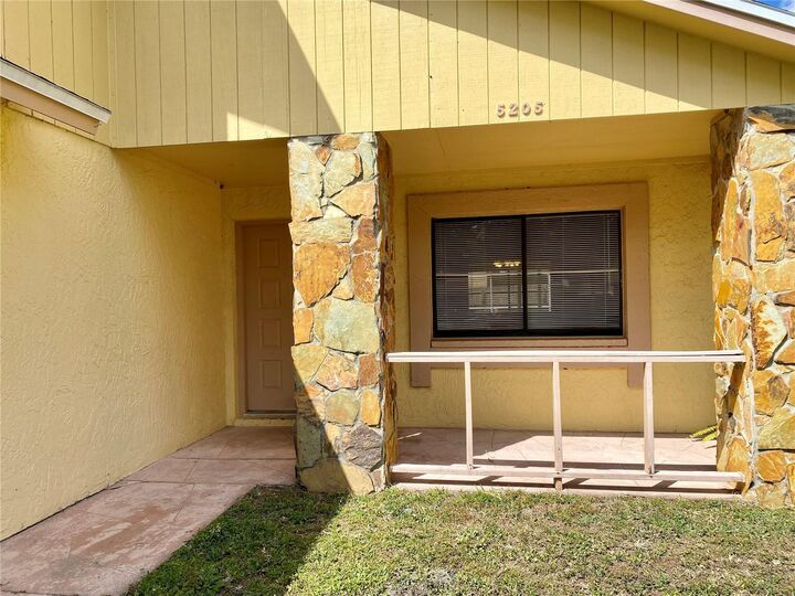 Property Photo:  5205 Dublin Place  FL 33624 