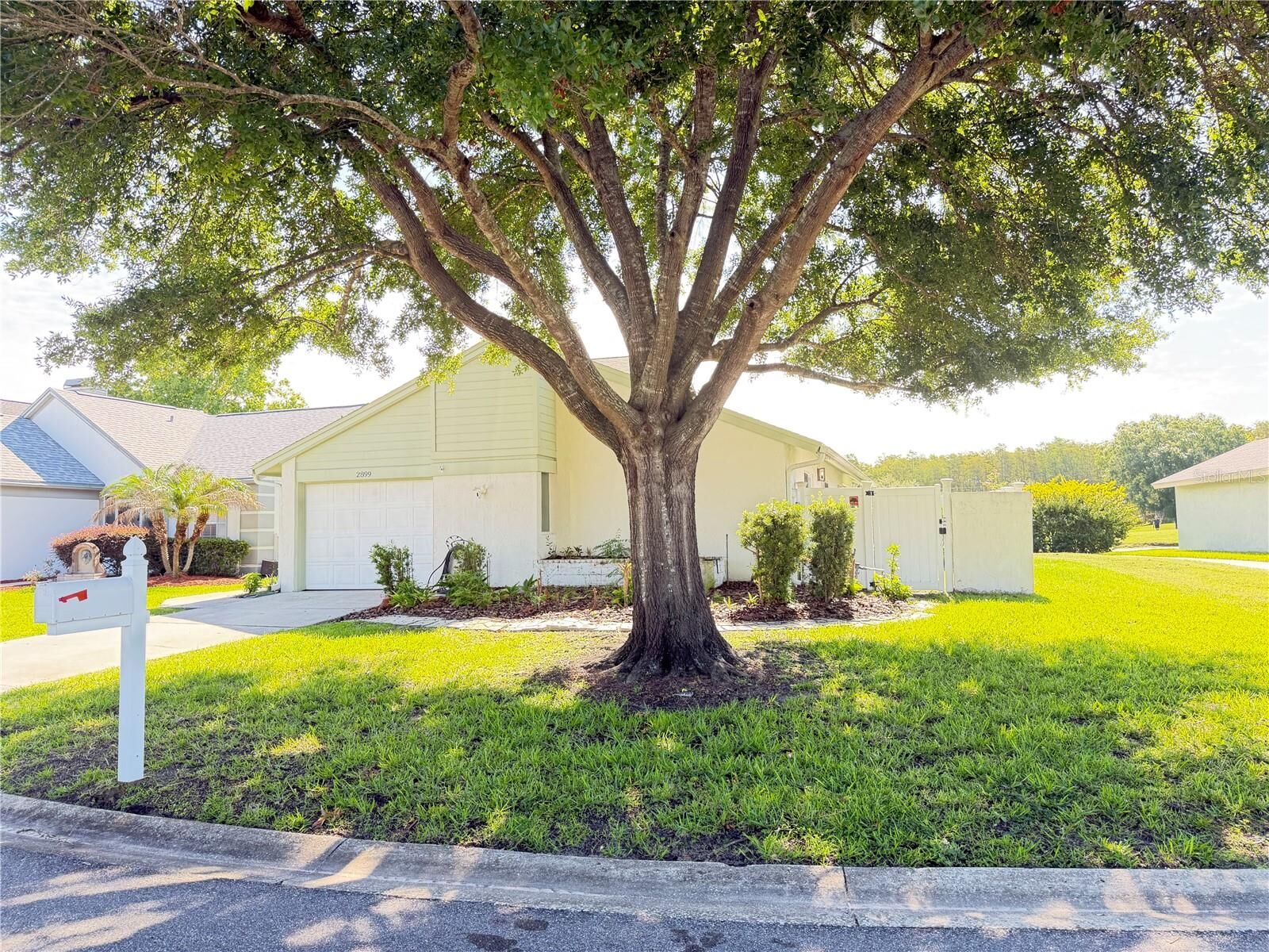 Property Photo: 2899 Autumn Green Drive FL 32822