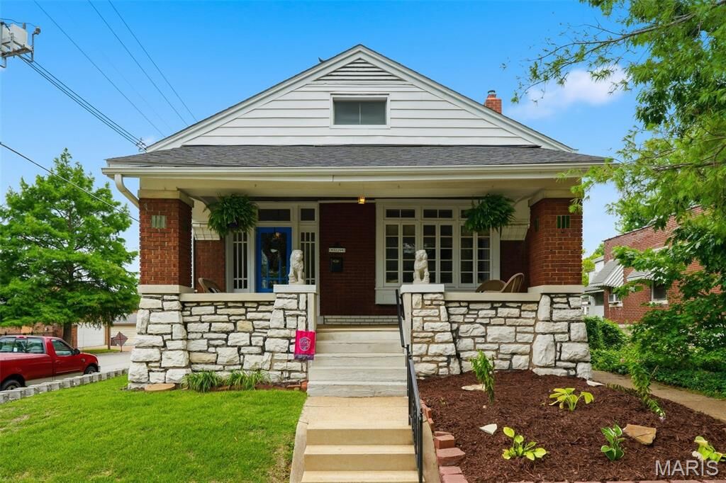 Property Photo: 5229 Lisette Avenue MO 63109