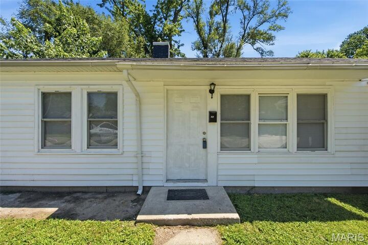 Property Photo:  36 Louise Lane  IL 62206 