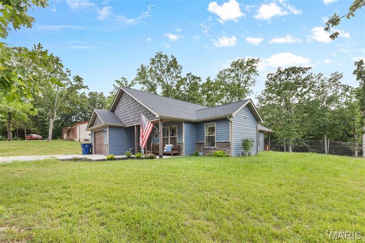Property Photo: 219 W Mont Carmel Street MO 63628