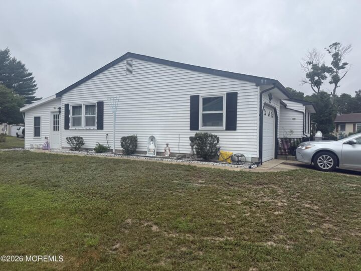 Property Photo:  14 Brentwood Street  NJ 08759 