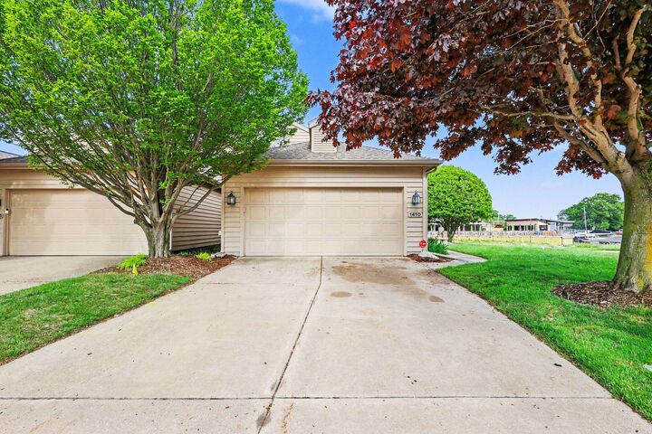Property Photo: 1410 E Harbour Towne Circle MI 49441