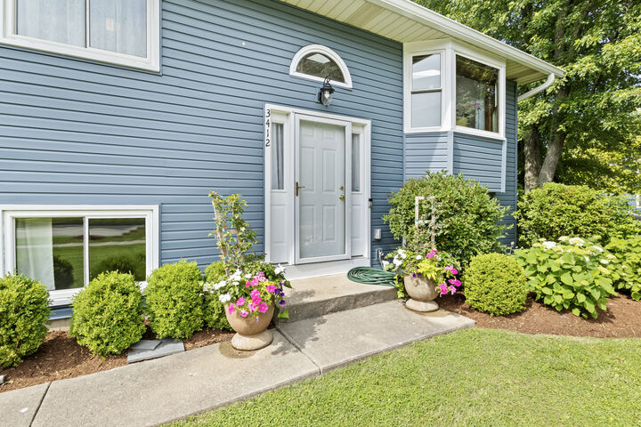 Property Photo:  3412 Crescent Avenue  IL 60031 