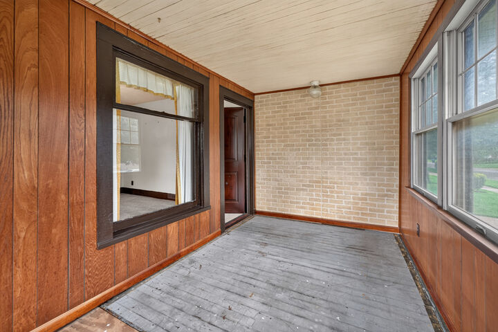 Property Photo:  803 N 9th Street  IL 60115 