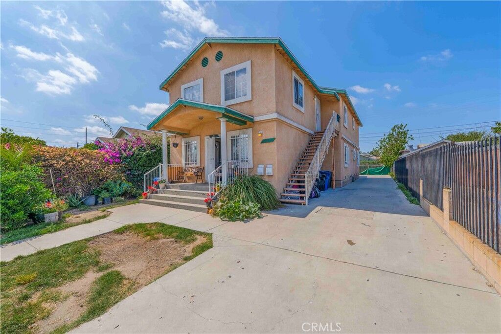 Property Photo:  329 E 82nd  CA 90003 