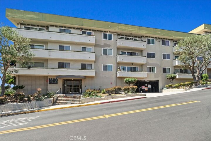 Property Photo: 1600 Ardmore Avenue 417 CA 90254