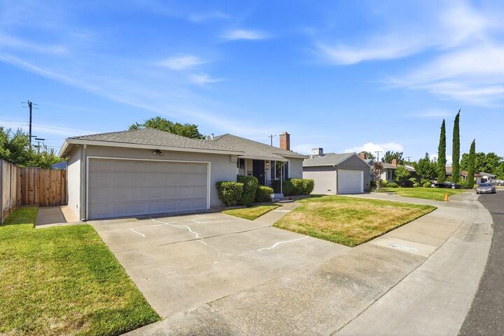 Property Photo:  5900 17th Avenue  CA 95820 
