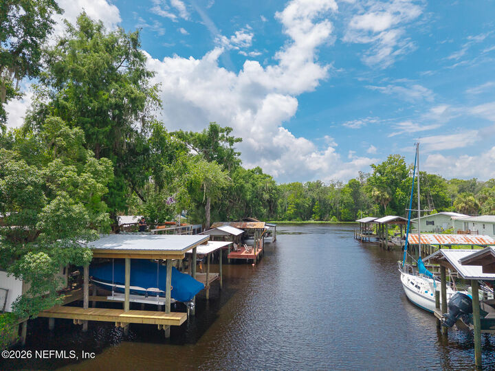 Property Photo: 153 Smith Lane FL 32189