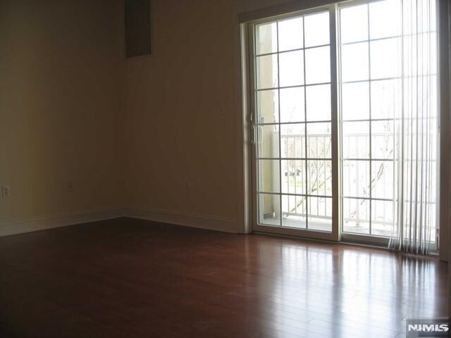 Property Photo:  2411 Windsor Park Court  NJ 07631 