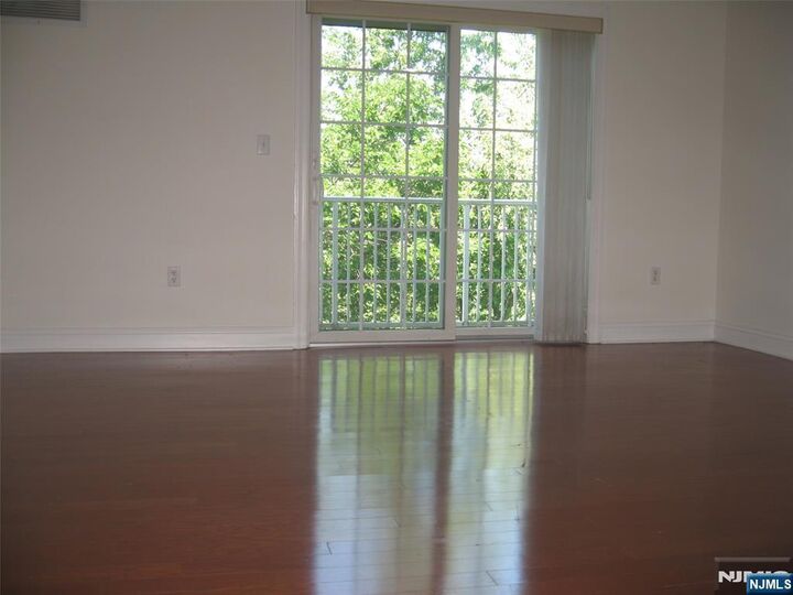 Property Photo:  2411 Windsor Park Court  NJ 07631 
