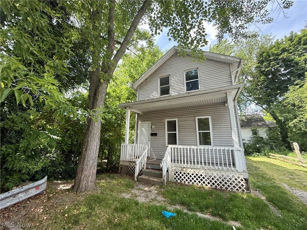 Property Photo:  289 Sumner Court  OH 44311 