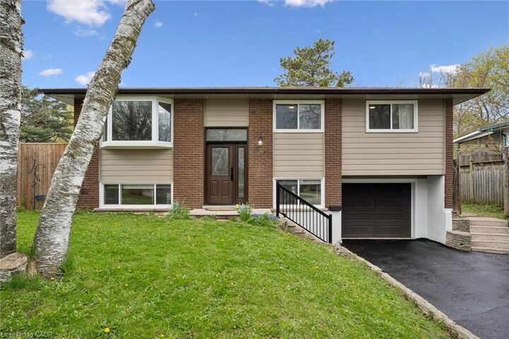 Property Photo: 176 Woodville Place ON N2L 4W9