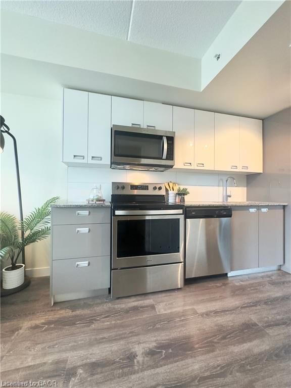 Property Photo: 257 Hemlock Street 301 ON N2L 3R4