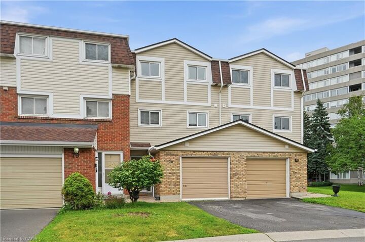 Property Photo:  11 Harrisford Street 78  ON L8K 6L7 