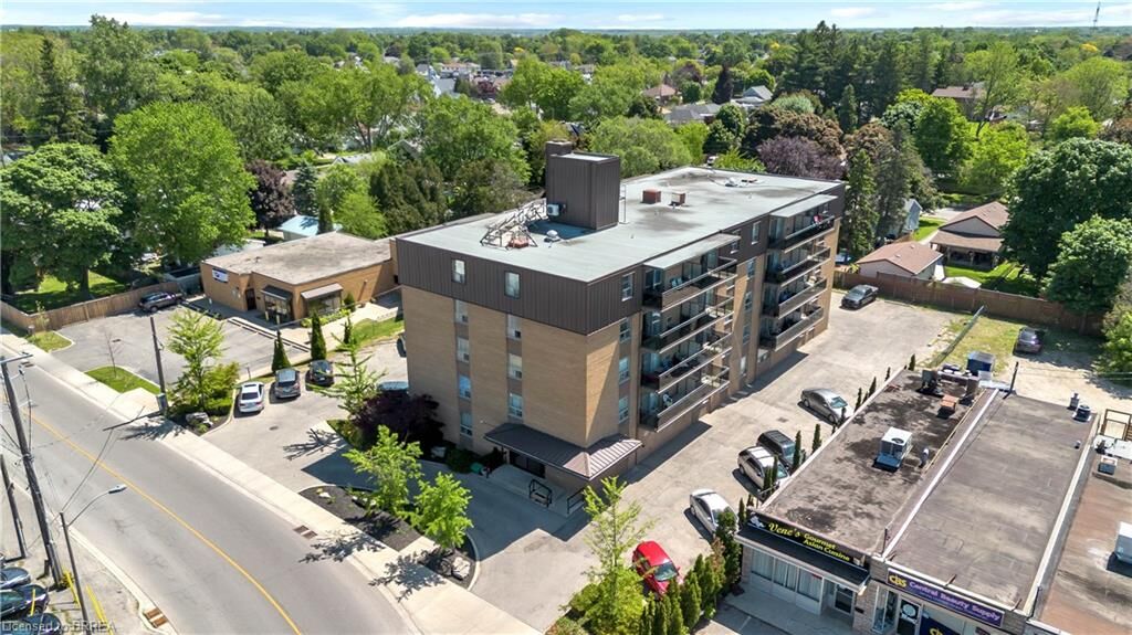 Property Photo: 437 St. Paul Avenue 402 ON N3R 4N8