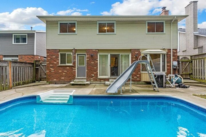 Property Photo: 31 Pinewarbler Drive ON L9A 4Z8