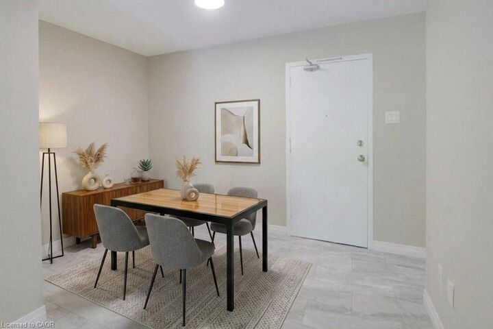 Property Photo:  267 Clyde Road 17  ON N3H 1C4 