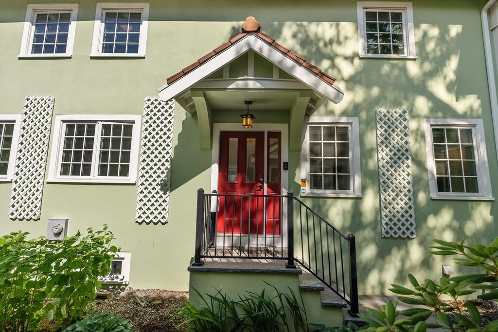 Property Photo:  4 Gracewood Park  MA 02138 